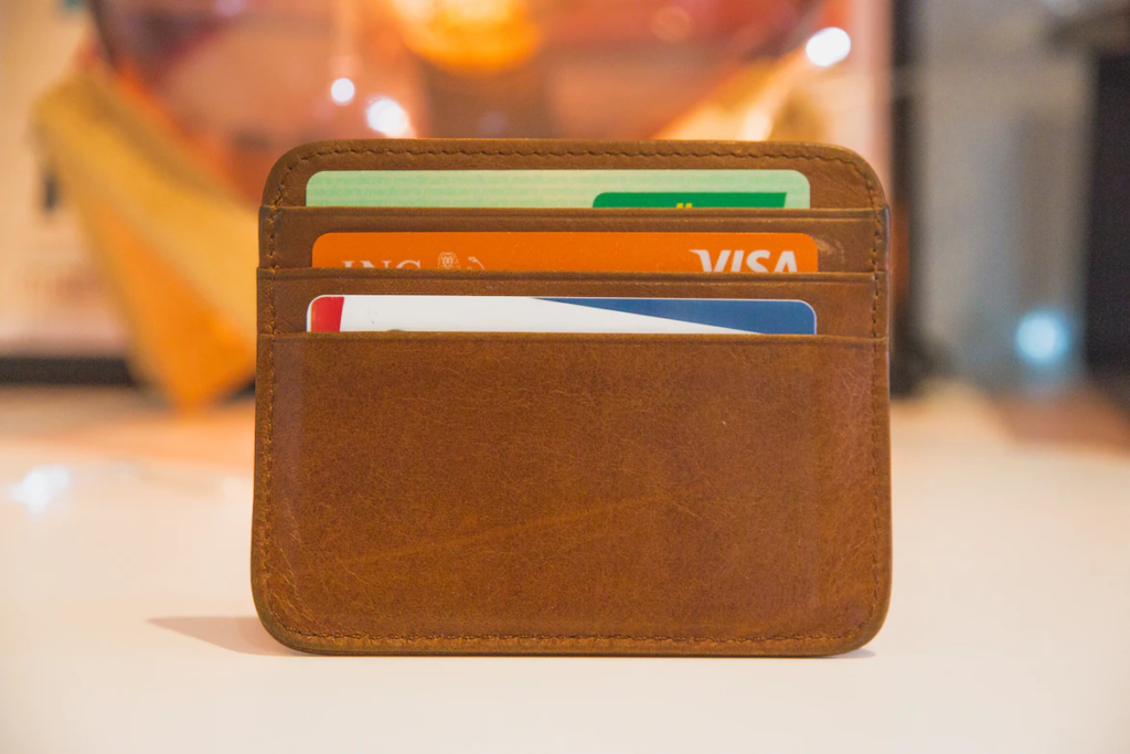 perbandingan paylater vs kartu kredit dari persyaratan daftar